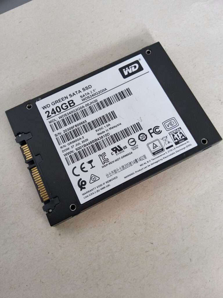 Como o usuário pode contribuir para recuperação do dados em um ssd  ou pen drive e evitar. o uso após falhas - Instituto do HD